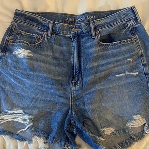American eagle shorts !